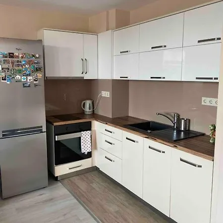 Sunny Spacious In A Great Location *