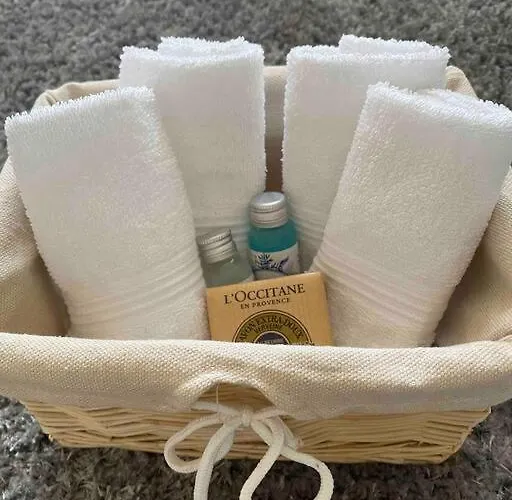 Sunny Spacious In A Great Location *