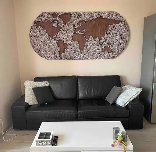 Sunny Spacious In A Great Location